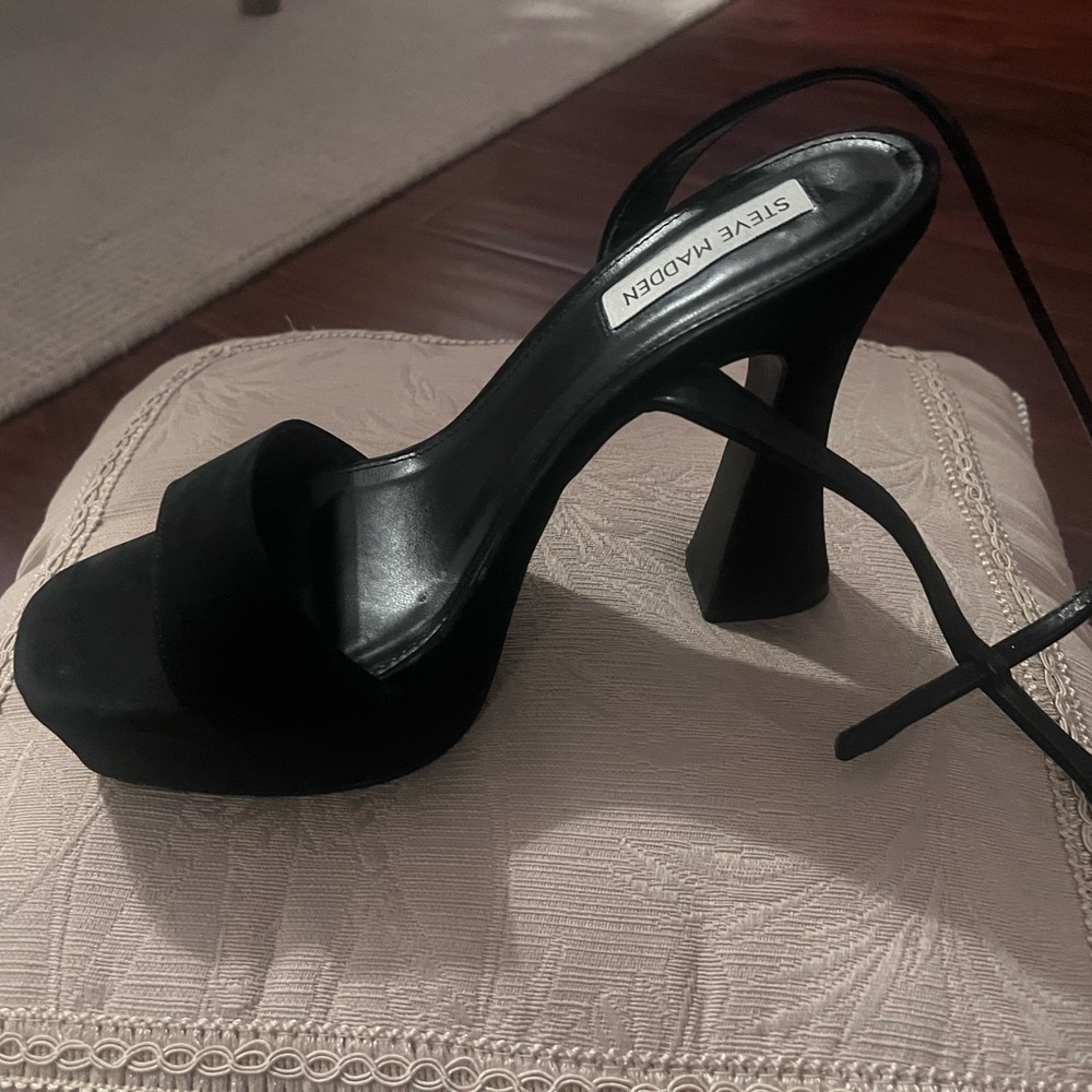 Steve Madden Black Suede Platform Sandal